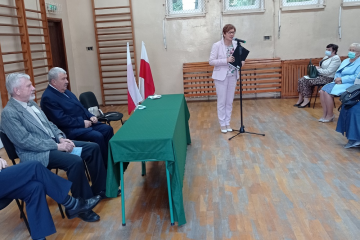 Słuchacze Szkoły Policealnej ZS Nr 1 zainaugurowali rok szkolny